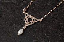 Load image into Gallery viewer, Celtic Knot Work Pearl Pendant
